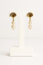 brincos folheados a ouro base de concha e perolas