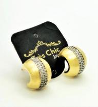 Brincos Meia Argola Larga Microzirconias Banho Ouro 18k 2588 Brincos Meia Argola Larga Microzirconias Banho Ouro 18k 2588