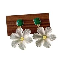 Brincos Pendentes De Camélia Romântica Boêmia Com Pingente De Flor Branca Para Mulheres, Em Metal Brincos Pendentes De Camélia Romântica Boêmia Com Pingente De Flor Branca Para Mulheres, Em Metal