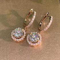 Brincos Pendurados Redondos de Cristal CZ - Joias Clássicas para Noivas Brincos Pendurados Redondos de Cristal CZ - Joias Clássicas para Noivas