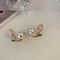 Brincos Pérola e Rosa Design Romântico e Elegante