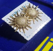 Brincos Sol Fosco Ouro 18 Kilates Peso 2.40 Gramas 23x20 mm Tudo 3 mm