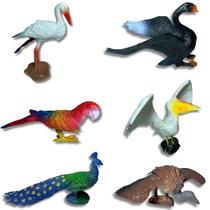 Brinquedo Animal De Plástico Kit Conjunto Com 6 Aves Selvagens Arara Cisne Negro Pavão Garça Abutre Coloridos