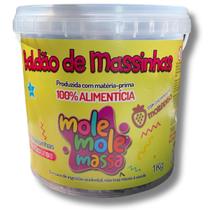 Brinquedo baldão 1kg de 68 massinhas multicores com cheirinho de morango maleável 100 alimentícia