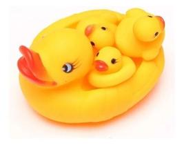 Brinquedo Banho Patinho Borracha Banheira Piscina Bebê 4 Peças