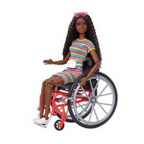 Brinquedo Boneca Barbie Cadeira de Rodas Negra Mattel