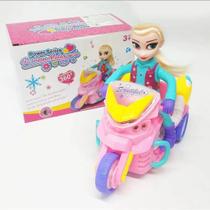 Brinquedo boneca na moto gira musical e com luz