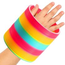 Brinquedo Coil Spring Bedwina Jumbo Rainbow de 15 cm para crianças de 2 anos ou mais