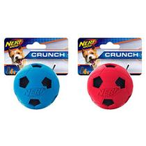 Brinquedo de cachorro nerf bola de futebol com crunch interativo, leve, durável e resistente à água, 2,5 polegadas, para pequenas/médias/grandes raças, dois pacotes, vermelho e azul