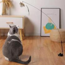 Brinquedo de gato varinha com pássaro ventosa fixa no chão Brinquedo de gato varinha com pássaro ventosa fixa no chão