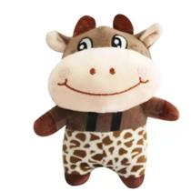 Brinquedo de pelúcia vaca marrom com suspensório