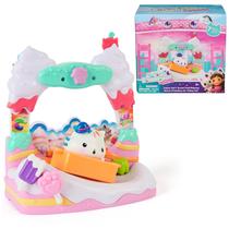 Brinquedo DreamWorks CASA DE BONECAS DA GABBY O Filme Varanda Doce de Cakey Cat com Figura e Acessórios Brinquedo DreamWorks CASA DE BONECAS DA GABBY O Filme Varanda Doce de Cakey Cat com Figura e Acessórios