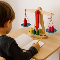 Brinquedo Educativo Balança Equilibrista Montessori Madeira