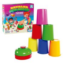 Brinquedo Educativo Batalha Dos Copos Com Copos Coloridos Acessórios E Cartas Educativas