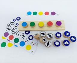 Brinquedo Educativo Rosqueando - Cores, Formas e Setas - Materiais para Brincar