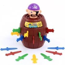 Brinquedo Espada no Barril Pirata - Unik Toys - 16 Adagas Brinquedo Espada no Barril Pirata - Unik Toys - 16 Adagas