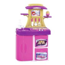 Brinquedo Fogão Cozinha Infantil Menina Meg mais Capcake Panela e Acessorios som Luzes - Magic Toys