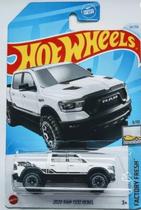 Brinquedo Hot Wheels 2020 Ram 1500 Rebel Factory Fresh 3/10 branco Brinquedo Hot Wheels 2020 Ram 1500 Rebel Factory Fresh 3/10 branco