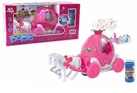 Brinquedo Infantil Carruagem Encantada Solta Bolhas Bate e Volta Com Som e Luzes