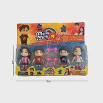 Brinquedo infantil kit cartela com 4 bonecos mais acessórios Maria Clara.