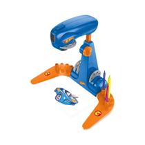 Brinquedo Infantil Mesa Projetora com Canetinhas e 32 Desenhos Hot Wheels Multikids - BR2087 Brinquedo Infantil Mesa Projetora com Canetinhas e 32 Desenhos Hot Wheels Multikids - BR2087