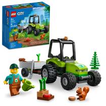 Brinquedo LEGO City Great Vehicles Park Tractor Farmhouse 60390 Brinquedo LEGO City Great Vehicles Park Tractor Farmhouse 60390