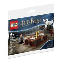 Brinquedo LEGO Harry Potter Hedwig Owl Delivery com 27 peças