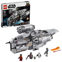 Brinquedo LEGO Star Wars The Razor Crest 75292 Mandalorian com a criança Brinquedo LEGO Star Wars The Razor Crest 75292 Mandalorian com a criança