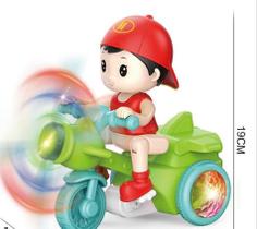 Brinquedo Moto Triciclo Boneco Musical Infantil Empina Da Grau GIRA 360 Com Musica E Luzes -HM TOYS Brinquedo Moto Triciclo Boneco Musical Infantil Empina Da Grau GIRA 360 Com Musica E Luzes -HM TOYS