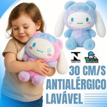 Brinquedo Pelúcia Cinnamoroll Fantasia Kuromi 25cm Antialérgico Brinquedo Pelúcia Cinnamoroll Fantasia Kuromi 25cm Antialérgico