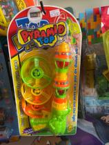 Brinquedo pirâmide