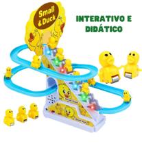 Brinquedo Pista Pato 3 Patinhos Escorregam no Tobogã Escada Musical com Som e Led Brinquedo Pista Pato 3 Patinhos Escorregam no Tobogã Escada Musical com Som e Led