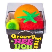 Brinquedo Sensorial Fidget Schylling NeedOh Groovy Fruit - Pacote com 1 Brinquedo Sensorial Fidget Schylling NeedOh Groovy Fruit - Pacote com 1