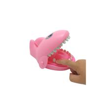 Brinquedo Tubarão Morde Dedo Rosa- 32799