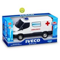 Brinquedo Van Iveco Daily Furgão Ambulância Sirene com Luzes Usual Brinquedos