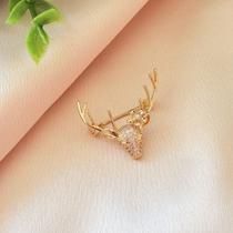 Broche Cabeça de Cervo com Zircônias Broche Cabeça de Cervo com Zircônias