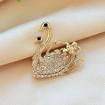 Broche Cisne Dourado Duplo com Strass