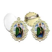 Broche com Relicario Dourado São Patrício Terno Noivo lapela Qualidade Resinado Alto Padrão Casamentos Broche com Relicario Dourado São Patrício Terno Noivo lapela Qualidade Resinado Alto Padrão Casamentos