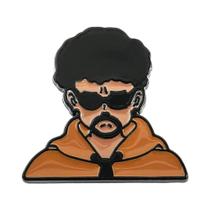 Broche De Esmalte Coração Vermelho Bad Bunny Joia Criativa Para Roupas Infantis Acessórios De