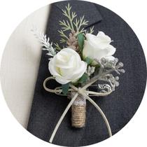 Broche Flor de Lapela Masculina Rosas Brancas e Ramo Rústico -
