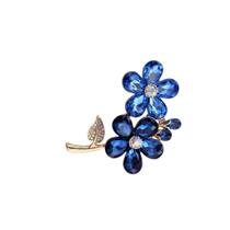 Broche Flor Grande com Pedras Brilhantes em Base Dourada