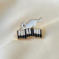Broche Gato no Piano Esmaltado Pequeno - Broche Gato no Piano Esmaltado Pequeno -
