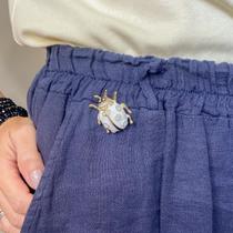 Broche Joaninha Esmaltada Cor:Branco