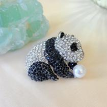 Broche Panda com Strass e Pérola Broche Panda com Strass e Pérola