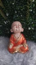 Buda Monge da Felicidade Sorridente Sorriso Manto Laranja Decoração18CM - Arte & Decoração