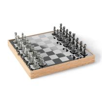 Buddy Jogo de Xadrez Elegante Em Madeira e Metal Umbra Buddy Jogo de Xadrez Elegante Em Madeira e Metal Umbra