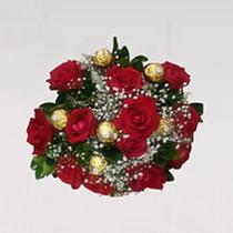 Buquê 12 Rosas Vermelhas e Bombons Ferrero Rocher - flor de liz