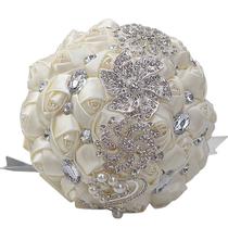 Buquê de casamento de noiva, rosas de cetim marfim com cristal e pérola