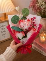 Buquê Decorativo Com Rosa Artificial 24cm Vermelha Buquê Decorativo Com Rosa Artificial 24cm Vermelha