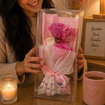 Buquê Decorativo Rosa Com Caixa Transparente Rosa Plástico Tecido Sintético Papel Decorativo Buquê Decorativo Rosa Com Caixa Transparente Rosa Plástico Tecido Sintético Papel Decorativo